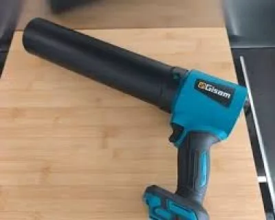 Recenzija Iva Cicmil